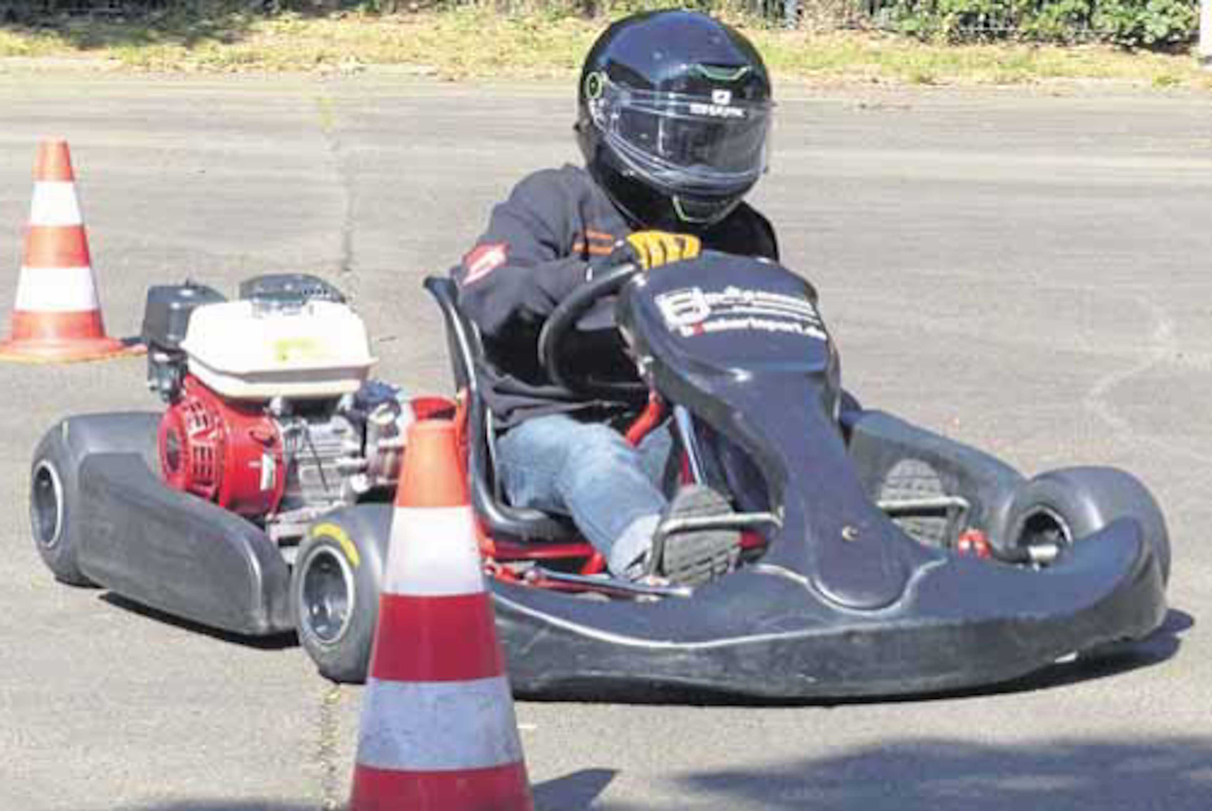 Alle 54 eingeschriebenen Fahrer trafen sich am Samstag auf dem Schulhof des Albert-Schweitzer-Gymnasiums in Plettenberg zum Endlauf der NRW…